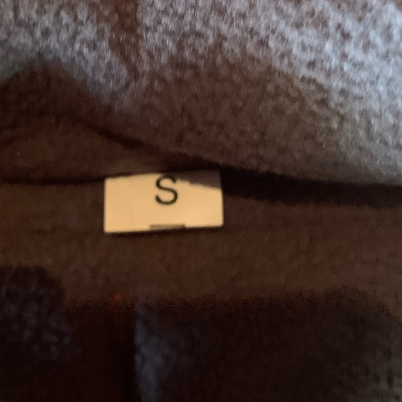 FOUFOUDOG Small Dog Puffer Vest, Detachable Hood, Size S, Like New Condition - Picture 5 of 9